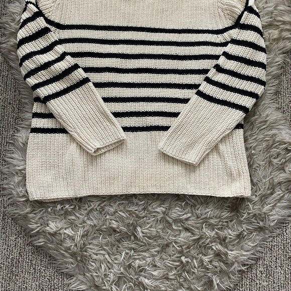 Loft Cream & Navy Striped Sweater EUC - Picture 8 of 8